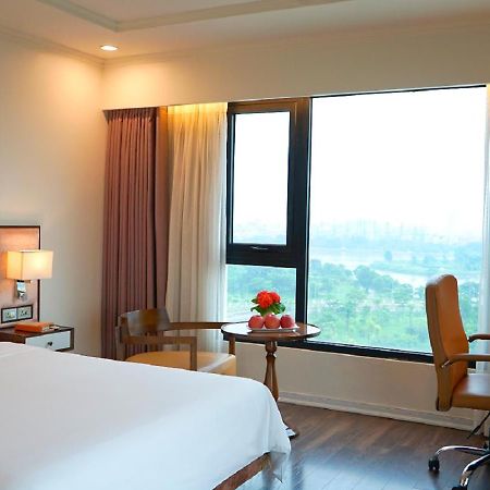 Ravatel Luxury Hotel Bac Giang Exterior foto